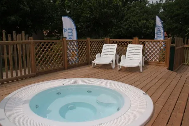 Homair-Marvilla - Camping Les Rives du Luberon