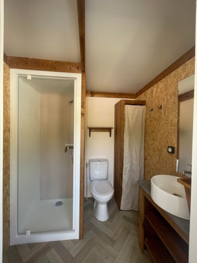 Pitch with private facilities caravan or camper only + electricity 10A — 3