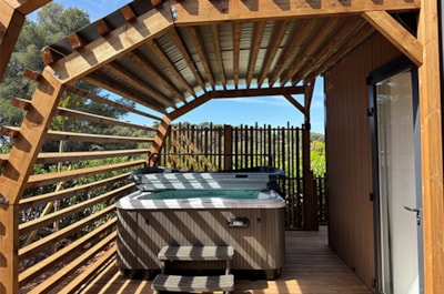 TAOS Luxe 40m2 covered terrace + private Jacuzzi - 6 pers / 2 sdb - A/C + Linen kit included — 1