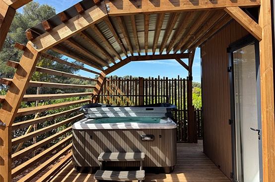 TAOS Luxe 40m2 terrazza coperta + Jacuzzi privata - 6 persone / 2 bagni - A/C + Kit biancheria incluso