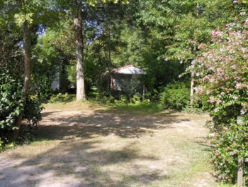 Kampeerplaats(en) - Standplaats + Tent Of Caravan + 2 Personen - CAMPING ETCHE ZAHAR