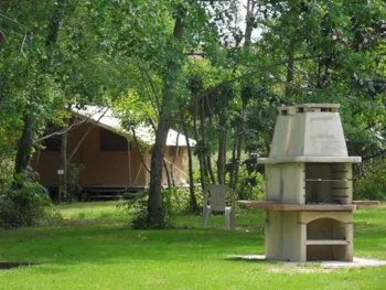 Huuraccommodatie(s) - Gemeubileerde Tent Safari 16 M² / Gezamenlijke Sanitairgebouw - CAMPING ETCHE ZAHAR