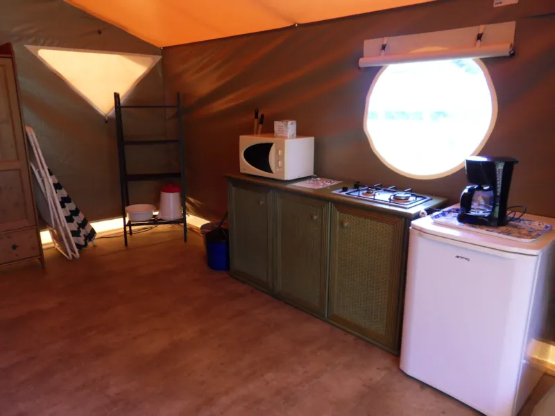 Tente Insolite Safari 16 M²/ Sur Plancher De 35 M² / Sans Sanitaires