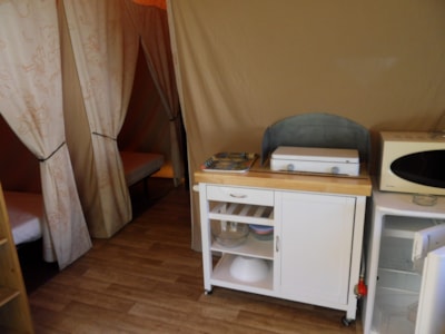 Furnished tent Safari 48 ft²/ public toilet blocks — 8