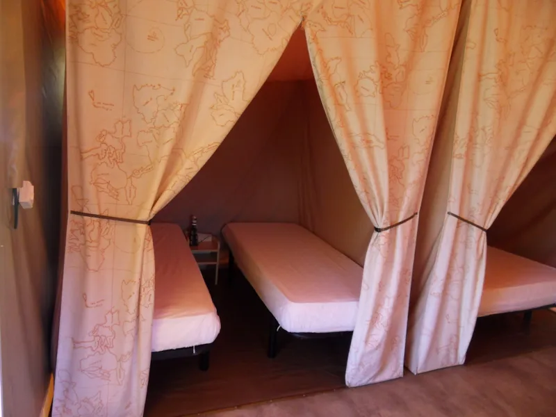 Tente Insolite Safari 16 M²/ Sur Plancher De 35 M² / Sans Sanitaires