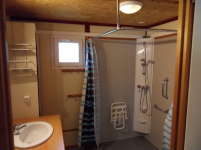 Chalet adapted to the people with reduced mobility — 3