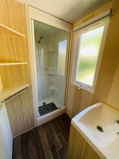 Air-conditioned Titeuf or Bandit Titania mobile home, 3 bedrooms, 32 m² + 18 m² semi-covered terrace