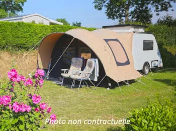 Stellplatz - Stellplatz Pauschale Wanderer Oder Radfahrer Mit Zelt - Camping L'Escapade