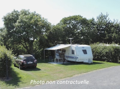 Nature Package (1 tent, caravan or motorhome / 1 car) without electricity — 4