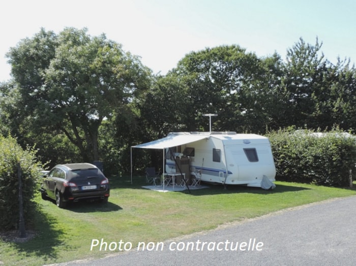 Forfait Confort (1 Tente, Caravane Ou Camping-Car / 1 Voiture / Électricité 10A)