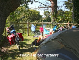 Pitch - Nature Package (1 Tent, Caravan Or Motorhome / 1 Car) Without Electricity - Camping L'Escapade