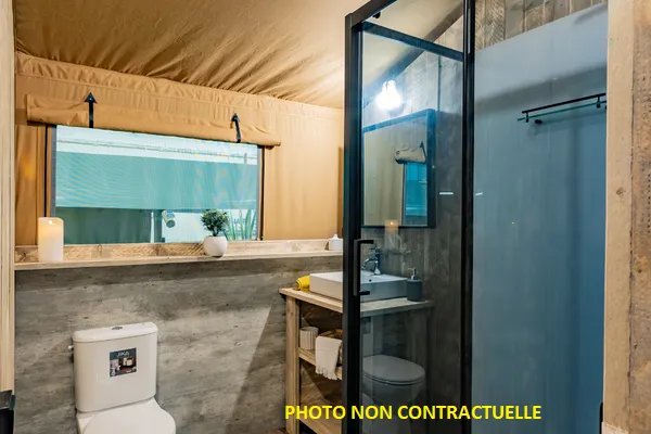 Tente Safari 49 M² Avec Sanitaires + Terrasse 15 M²