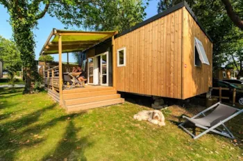 Mietunterkunft - Mobilheime Privilège 2 Zimmer Halbüberdachte Terrasse - Camping Eden Villages Le Domaine de Bréhadour