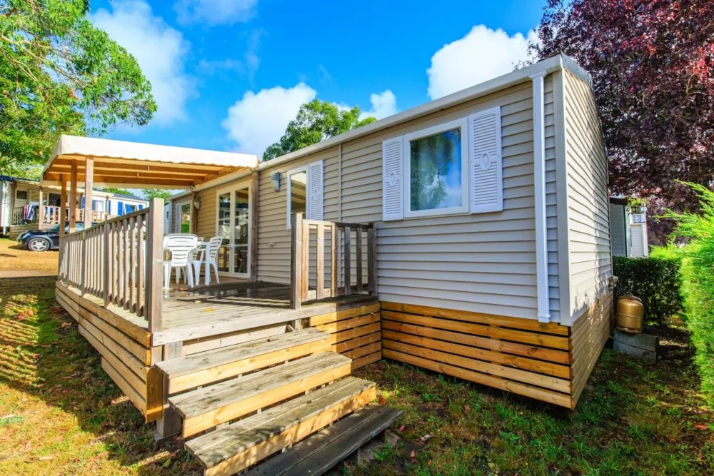 Mietunterkunft - Mobilheime Confort 4 Zimmer Halbüberdachte Terrasse - Camping Eden Villages Le Domaine de Bréhadour