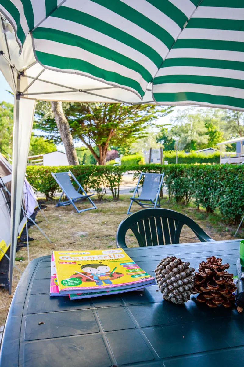 Emplacement Confort 1 Véhicule Avec Electricité  + Équipement