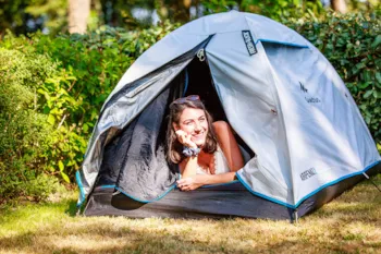 Stellplatz - Stellplatz + Fahrzeug + Strom - Camping Eden Villages Le Domaine de Bréhadour