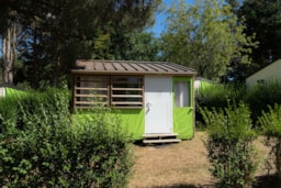 Huuraccommodatie(s) - Tithome 2 Slaapkamers Zonder Privé Sanitair - Camping Eden Villages Le Domaine de Bréhadour