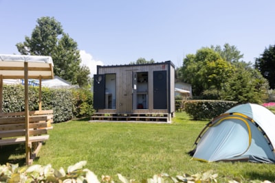 Privilege location with private bathroom facilities — 3