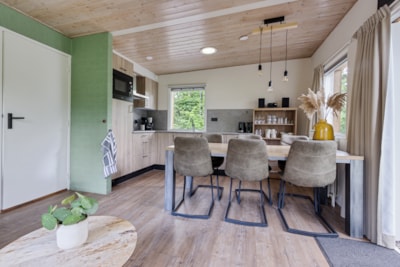 Bungalow Saturnus Deluxe