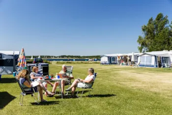 Stellplatz - Komfortplatz - RCN Vakantiepark de Schotsman