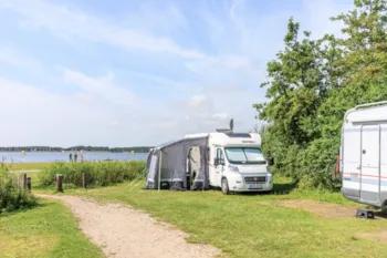 Stellplatz - Stellplatz Komfort Wohnmobil - RCN Vakantiepark de Schotsman