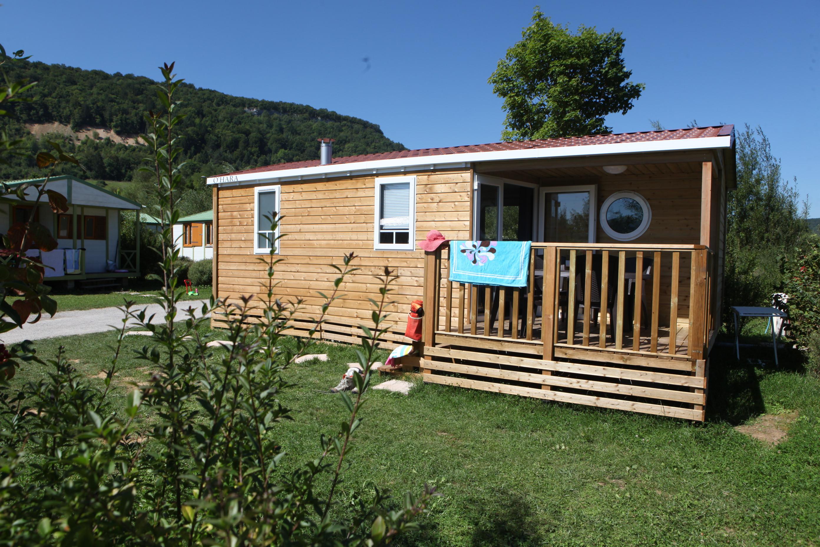 Huuraccommodatie - Cottage Caborde - 29M² - 2 Slaapkamers,Zeer Comfortabel Met Zijn Semi-Beschermd Terras - Camping Ecologique LA ROCHE D'ULLY