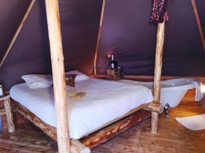 Lodge Venezia - 18m² - 1 bedroom, baroque, romantic with its bath-tub with included breakfast.