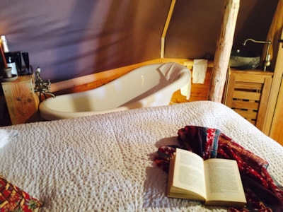 Lodge Venezia - 18m² - 1 bedroom, baroque, romantic with its bath-tub with included breakfast.