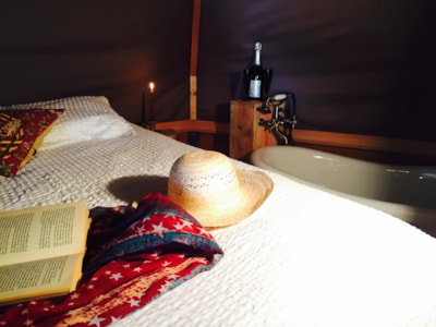 Lodge Venezia - 18m² - 1 bedroom, baroque, romantic with its bath-tub with included breakfast.