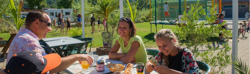 Domaine La Roche D'Ully ****