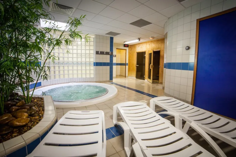 Domaine La Roche D'Ully ****