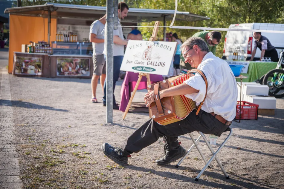 Domaine La Roche D'Ully ****
