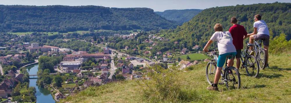 Camping Ecologique LA ROCHE D'ULLY