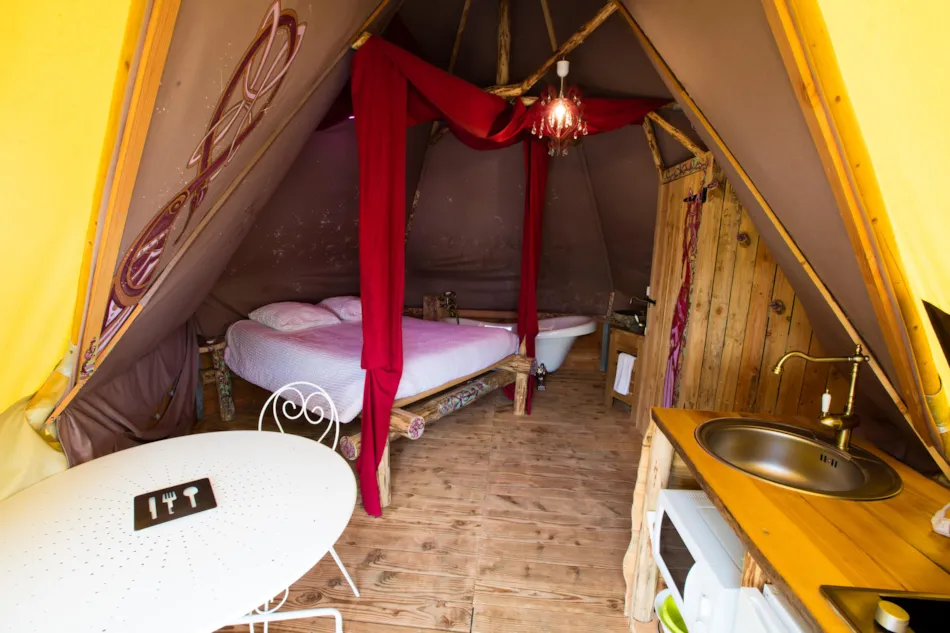 Domaine La Roche D'Ully ****