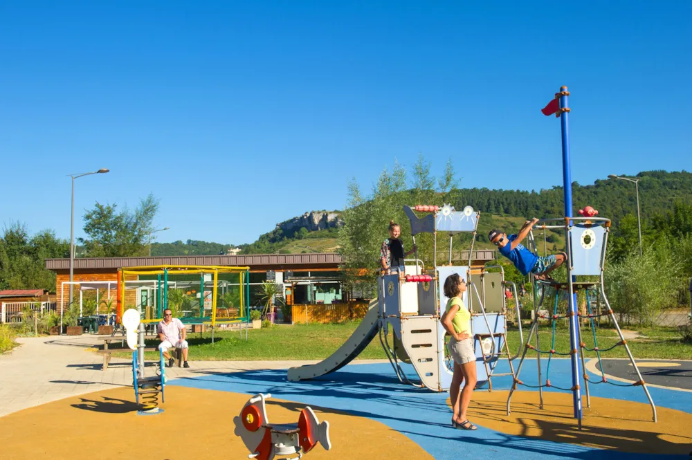 Camping Ecologique LA ROCHE D'ULLY - image n°10 - Camping Direct