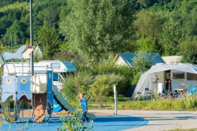 Nature Package : the traditional pitch without electricity / 120 m²