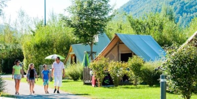 Lodge Canadienne - 15m² - 2 bedrooms - without toilet blocks, modern comfort for a tent