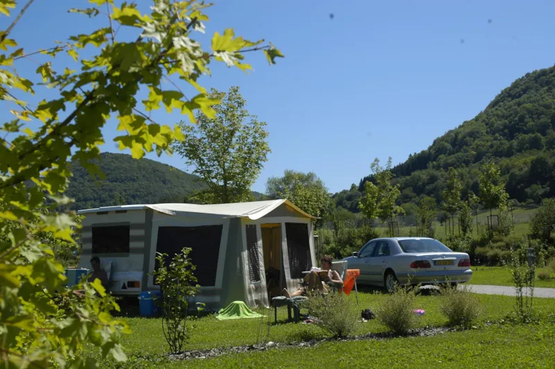 Forfait Premium : 2 Pers. + Sanitaire Individuel + Voiture + Électricité  / 120 M²