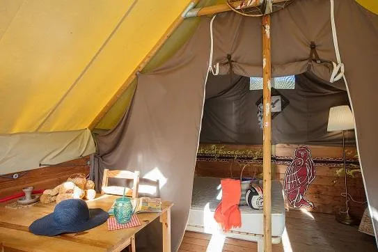 Lodge Canadienne Pmr, La Tente Confort Avec Petit Déjeuner; Accessible Fauteuils