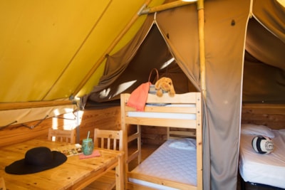 Lodge Canadienne - 15m² - 2 bedrooms - without toilet blocks, modern comfort for a tent