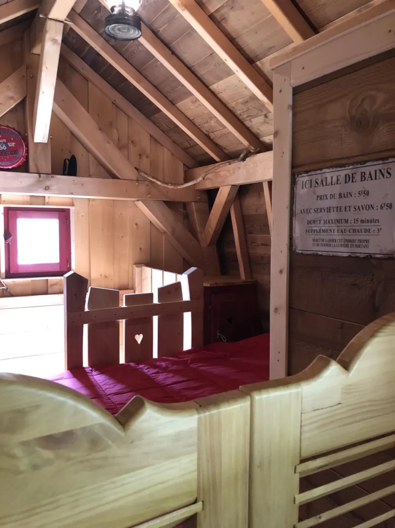 Le Grenier Mansart - 16M2- 1 Chambre - Atypique Et Cocooning Avec Petit Déjeuner.