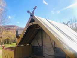 Location - Lodge Skàli - 15M² - 2 Chambres - Sans Sanitaires, Une Tente Confort En Style Viking! - Camping Ecologique LA ROCHE D'ULLY