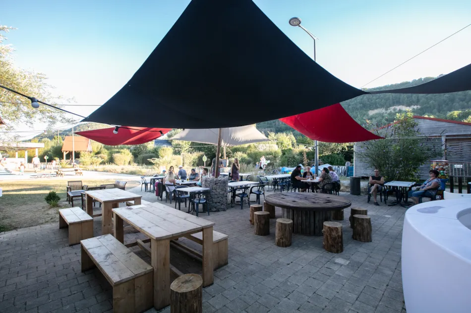 Domaine La Roche D'Ully ****