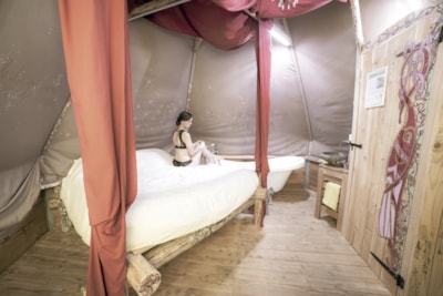 Lodge Venezia - 18m² - 1 bedroom, baroque, romantic with its bath-tub with included breakfast.