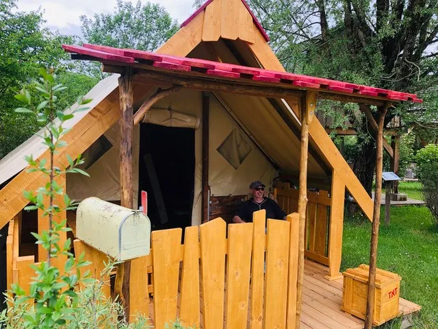 Lodge De L'orpailleur - 15M² - 2 Chambres - Sans Sanitaires, Une Ambiance Far West !