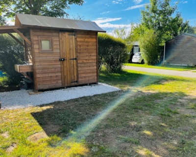 Premium Package: 2 people + private bathroom facilities + car + electricity / 120 m²