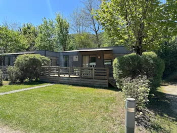 Mietunterkunft - Cottage Vesontio Prestige - 36M2 - 2 Schlafzimmer, 2 Badezimmer - Camping Ecologique LA ROCHE D'ULLY