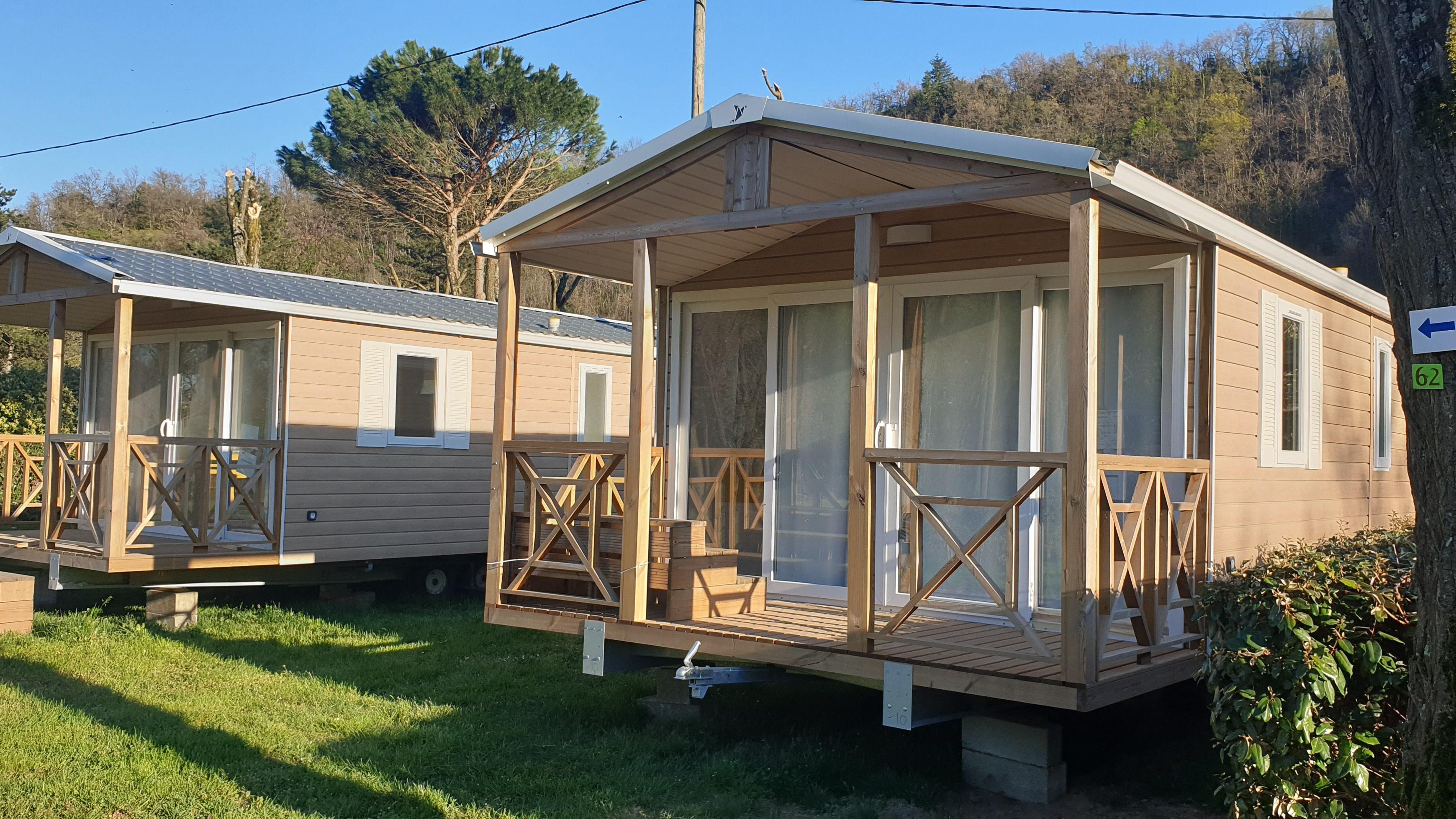 Huuraccommodatie - Mobil Home Premium Evo 33 Tp Climatisé 2 Chambres - CAMPING LES FOULONS