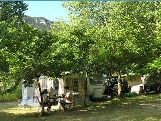 Kampeerplaats - Standplaats : Auto + Tent/Caravan Of Kampeerauto - Camping les Castors ***