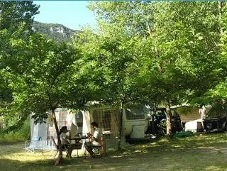 Stellplatz - Stellplatz : Auto + Zelt/Wohnwagen Oder Wohnmobil - Camping les Castors ***